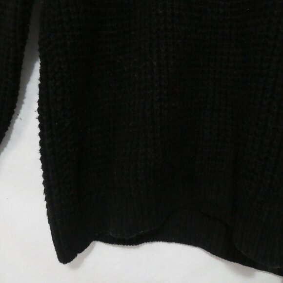 FOREVER 21 | small | Black Textured Waffle Knit Crewneck Sweater | GUC - Picture 7 of 16